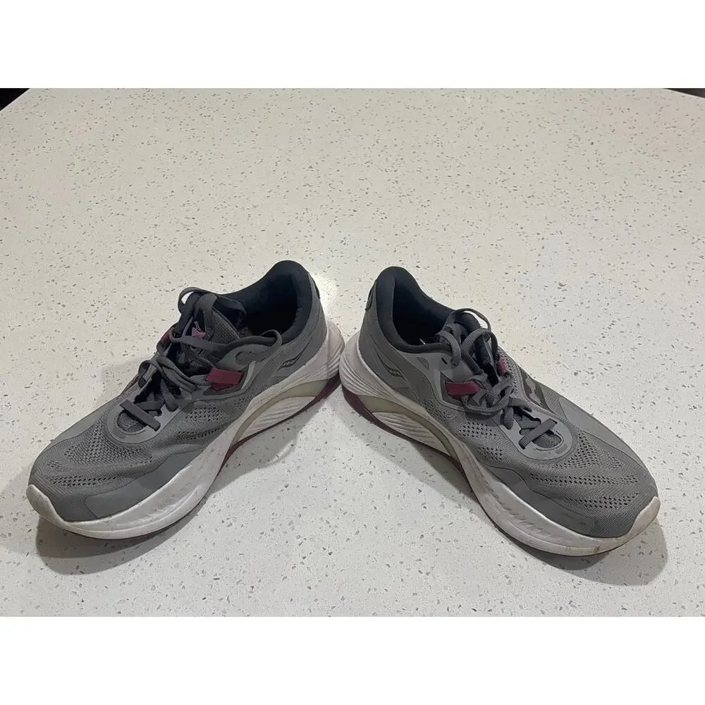 Saucony women’s sz